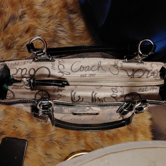 Coach Horse & Carriage Print Tote | Style F15457 - Picture 8 of 11